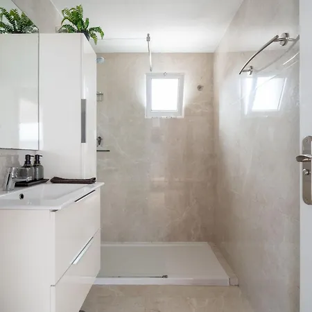 ático Con Barbacoa Y Terraza Exclusiva.