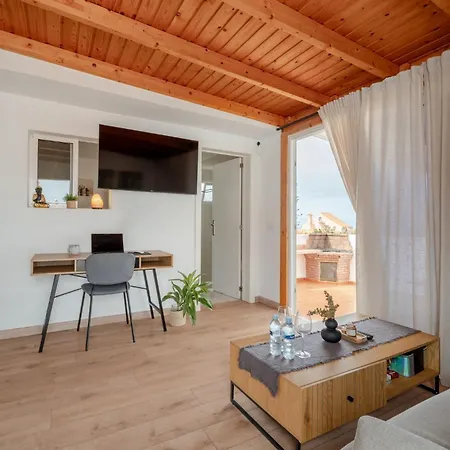 Lejlighed Atico Con Barbacoa Y Terraza Exclusiva. *